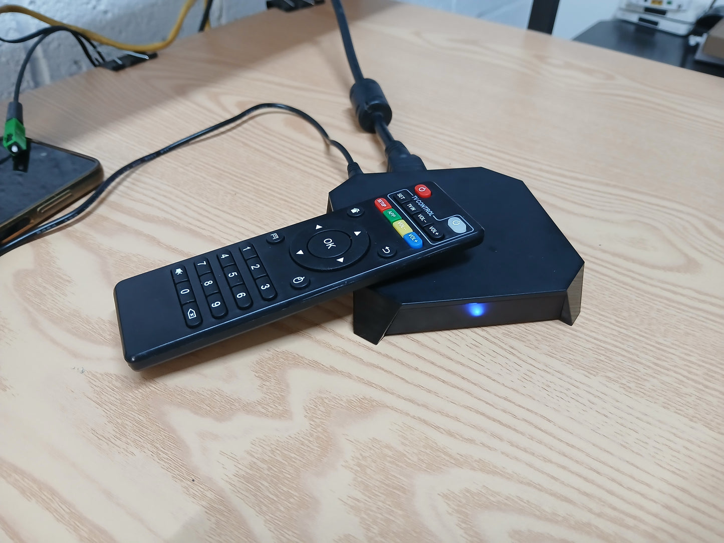 SmartBox 4K Pro - Convierte tu TV en Smart en Minutos - Comcast Group