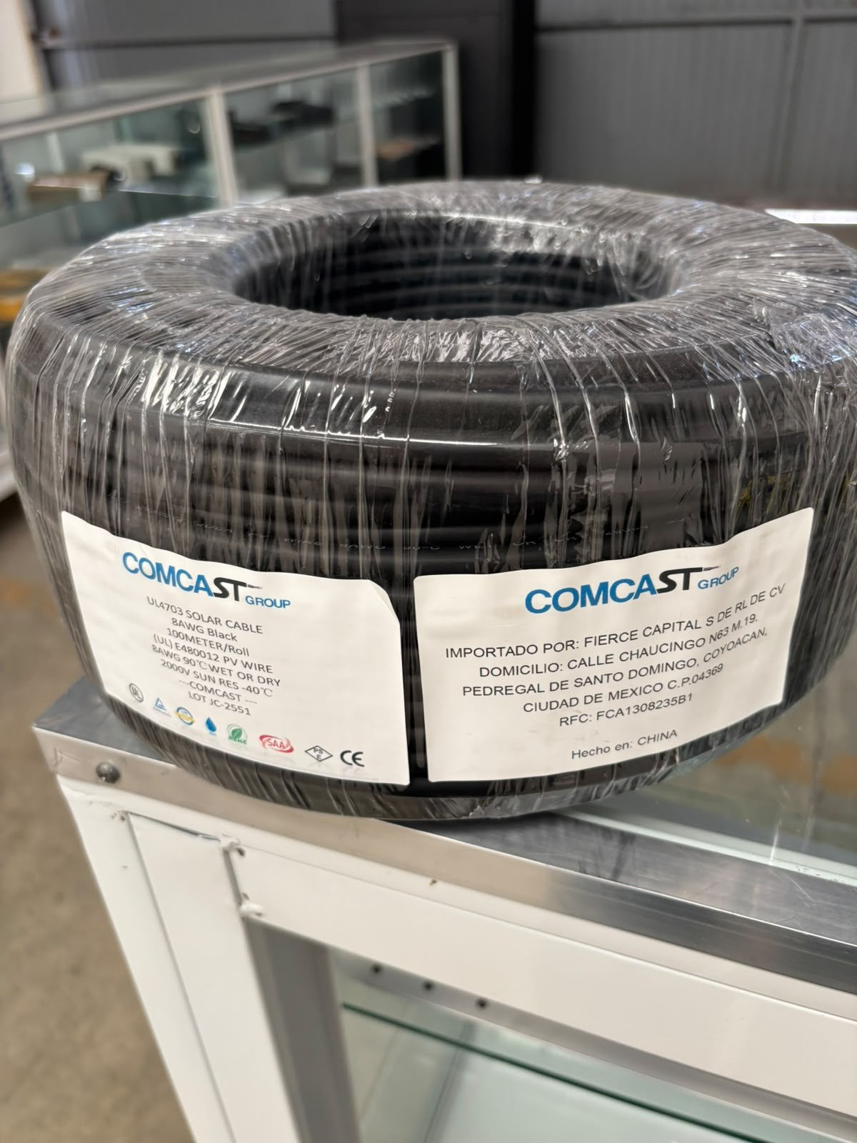 Cable fotovoltaico Comcast 8 AWG negro 2000 V, rollo de 100 m | PV WIRE 8AWG - foto real