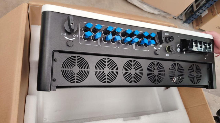 Inversor de conexión a red AFORE 30 kW trifásico 220 V | BNT030KTA