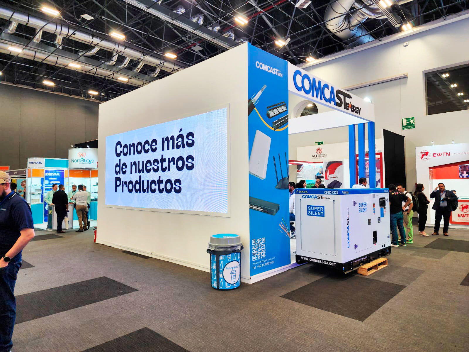 Stand de Comcast Energy en la feria CSMX 2024