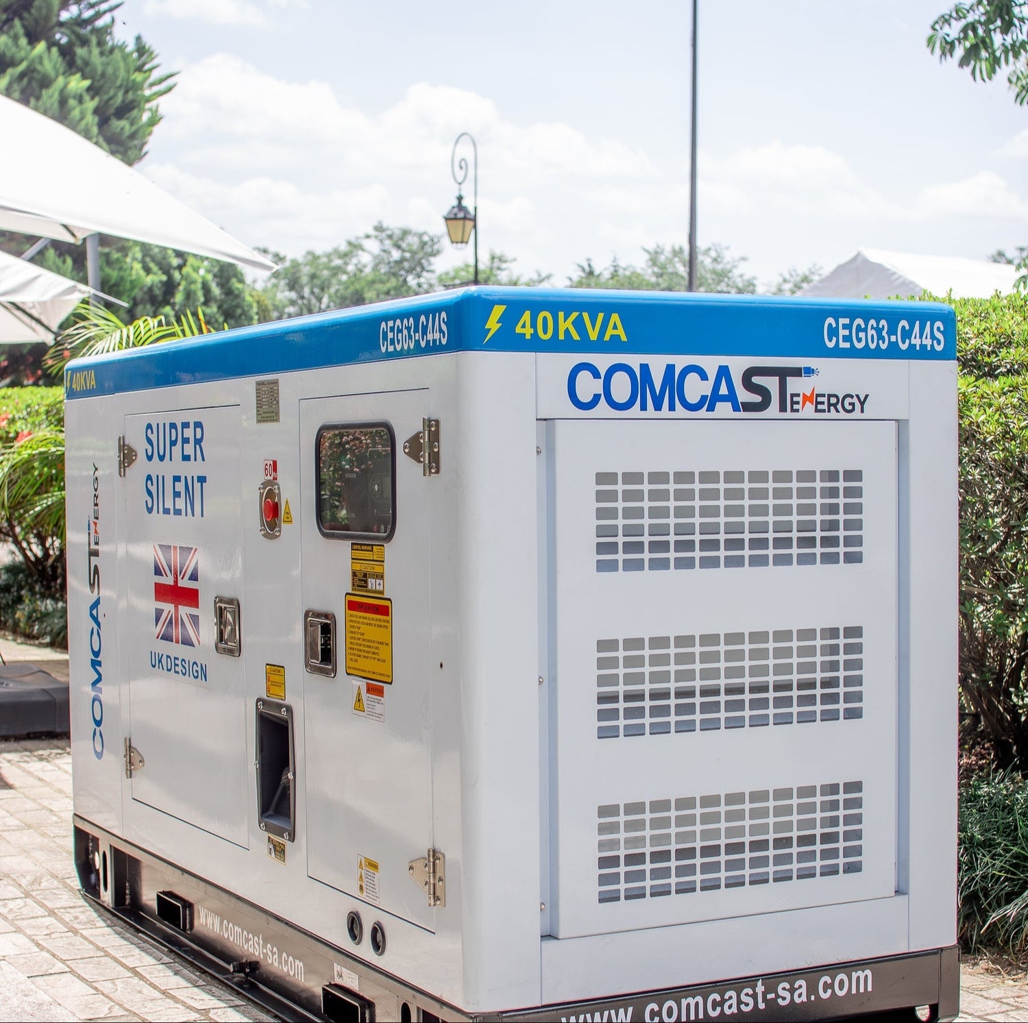Planta de luz Comcast Energy de 40 kVA, modelo CEG63-C44S, insonorizada